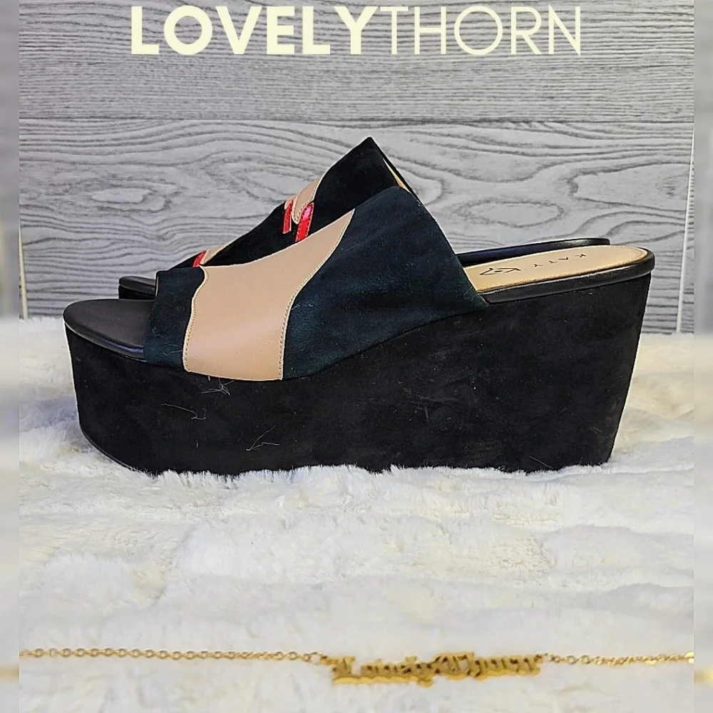 KATY PERRY // ltd ed platform wedge slide tracy heart in hands